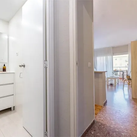 By & Pool - Ac - Free Parking Apartament *