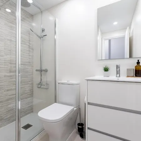 Apartament By & Pool - Ac - Free Parking